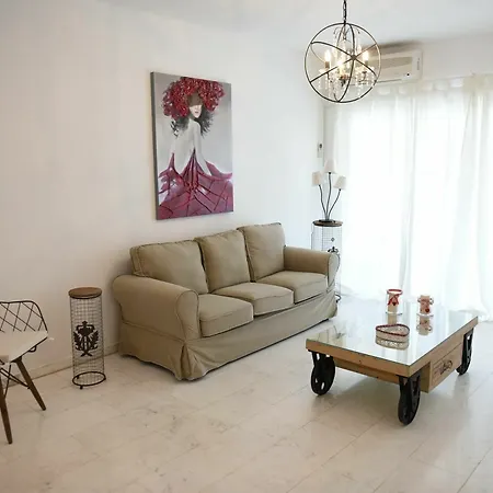 Angela's Luxury * Larnaca